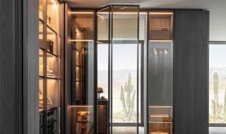 先敬罗衣后敬人 先敬罗衣后敬人