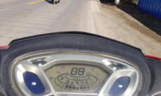 他在里面一抖一抖的 他在里面一抖一抖的